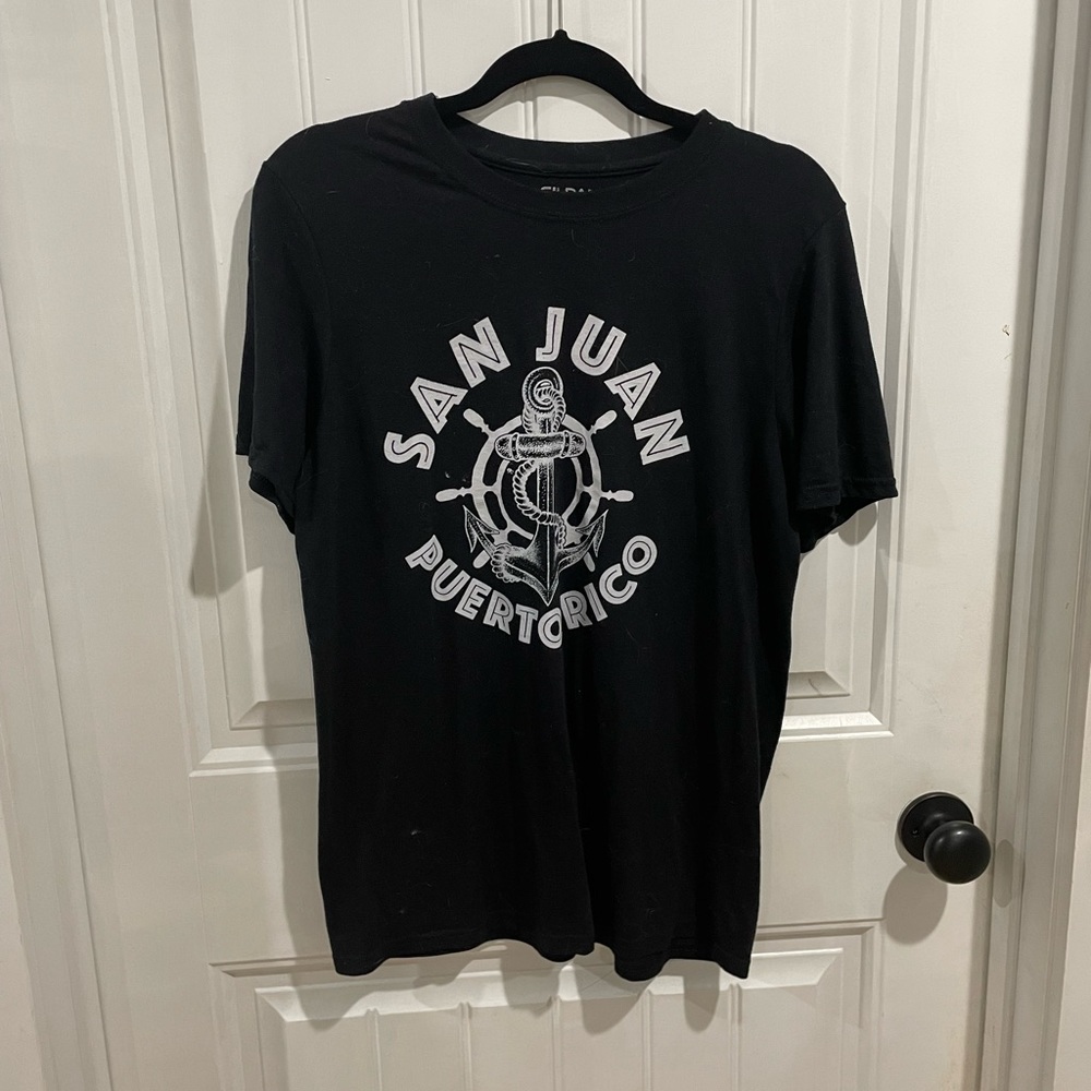 Black gildan t-shirt with San Juan Puerto Rico design on the front.